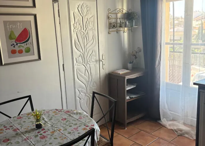 Avec En Mezzanine Daire Antibes